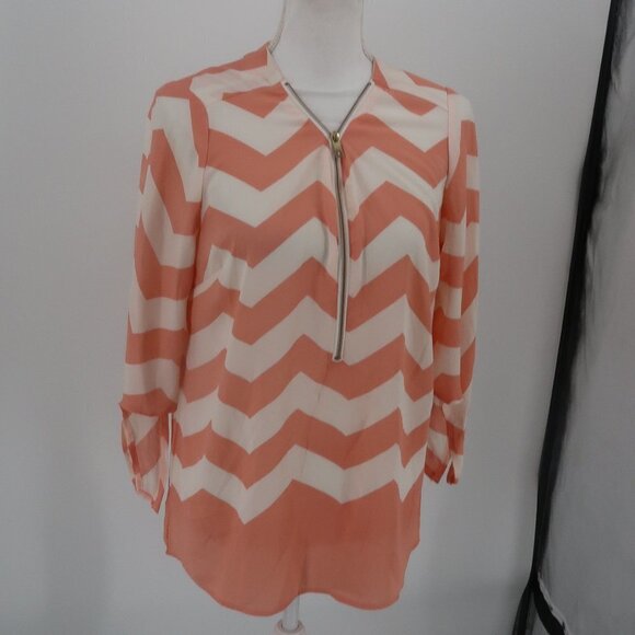 Wishful Park Peach White Chevron Half Zip Blouse Size Medium - Picture 1 of 6